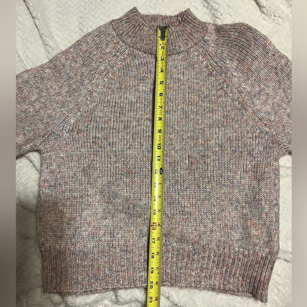 Banana Republic Sweater NWT - Picture 8 of 9